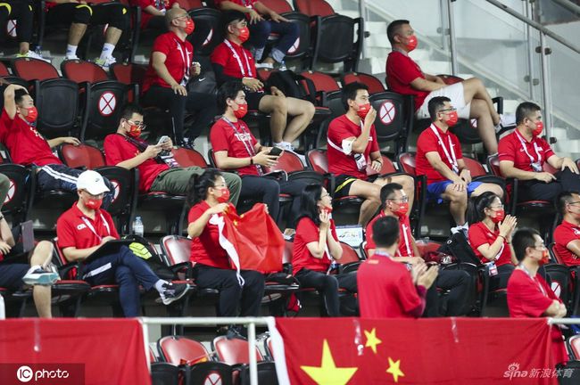 另外，罗莎;萨拉扎尔还主演了由卡梅隆监制的《阿丽塔：战斗天使》，星途无限